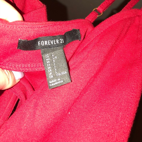 Red dress! - Picture 3 of 3